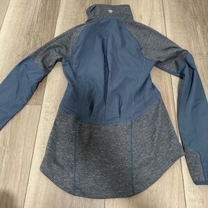 Mountain hardware workout jacket like new